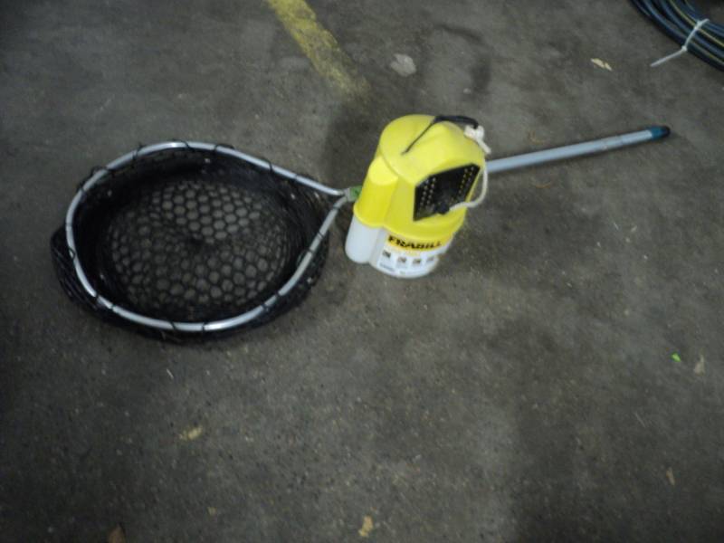 lot 33 image: Rubber Fishing Net and Minnow Bucke...