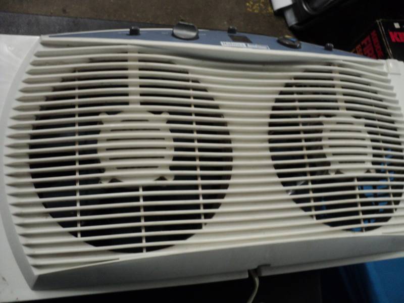 lot 61 image: Holmes Window Fan...