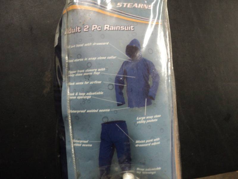lot 86 image: Adult 2 pc Rainsuit...