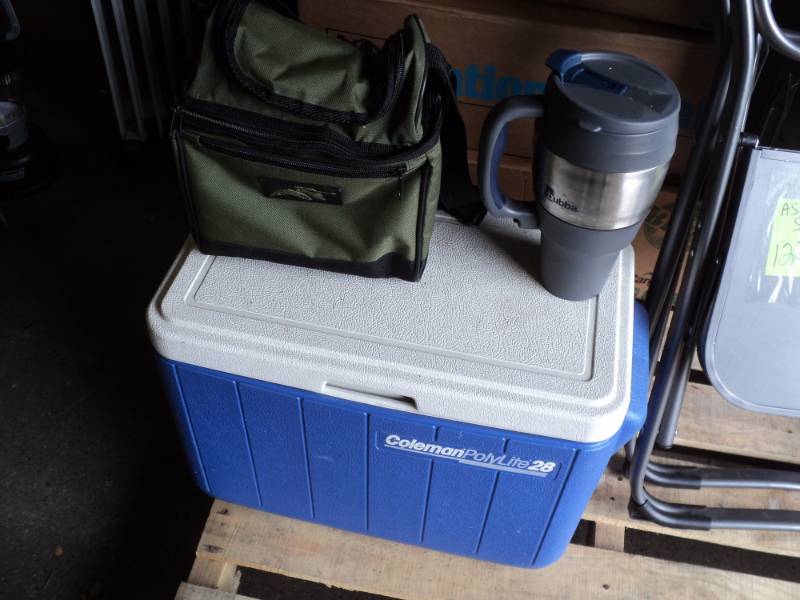 lot 152 image: Coleman Polylite 28 Cooler, Insulat...