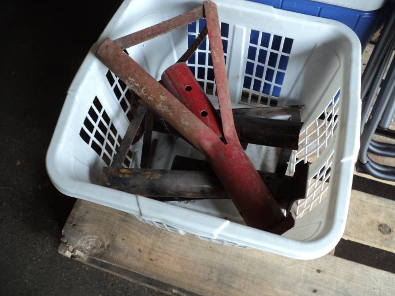 lot 153 image: 3 Jack Stands in Laundry Basket...