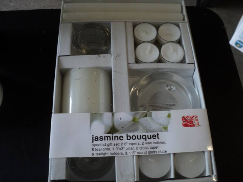 lot 157 image: Jasmine Bouquet...