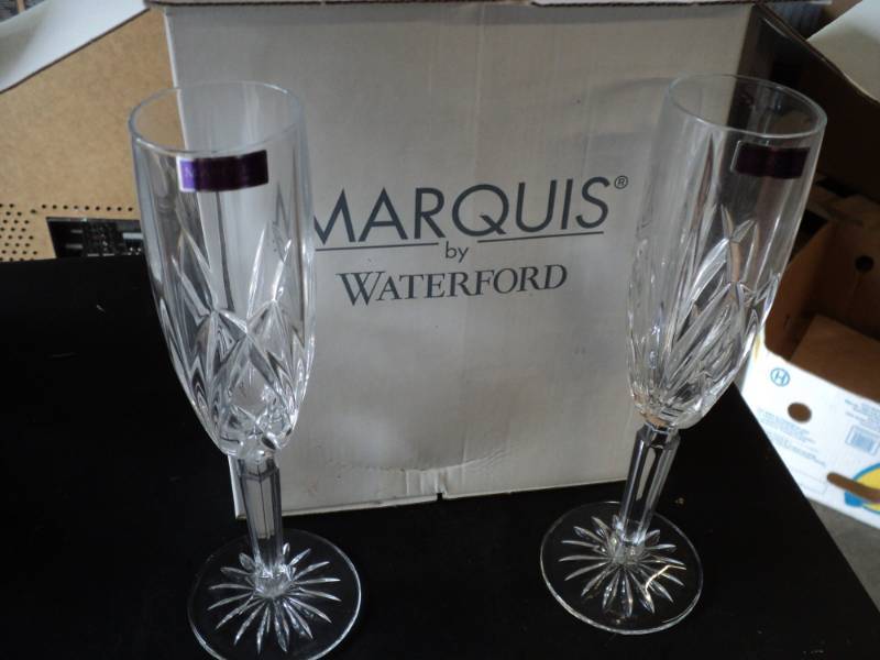 lot 161 image: Marquis by Waterfold set of 2 Goble...