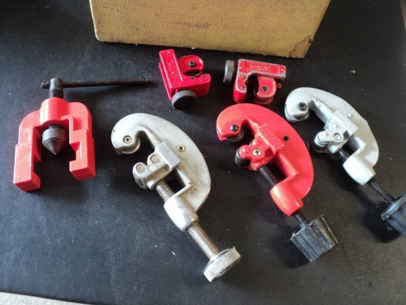 lot 163 image: Pipe Cutters in case...