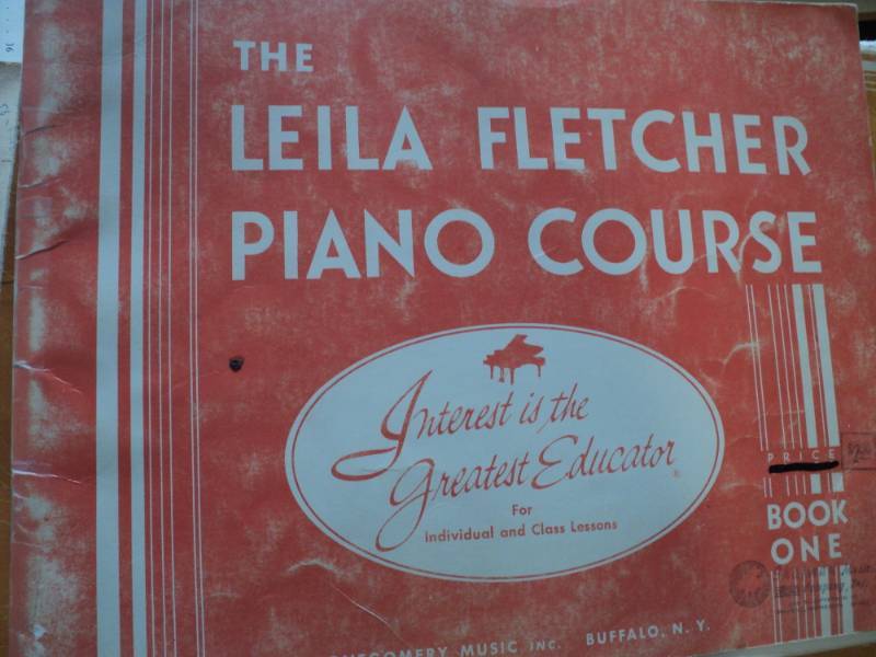 lot 180 image: Lot of Vintage Music, Cooking, and ...