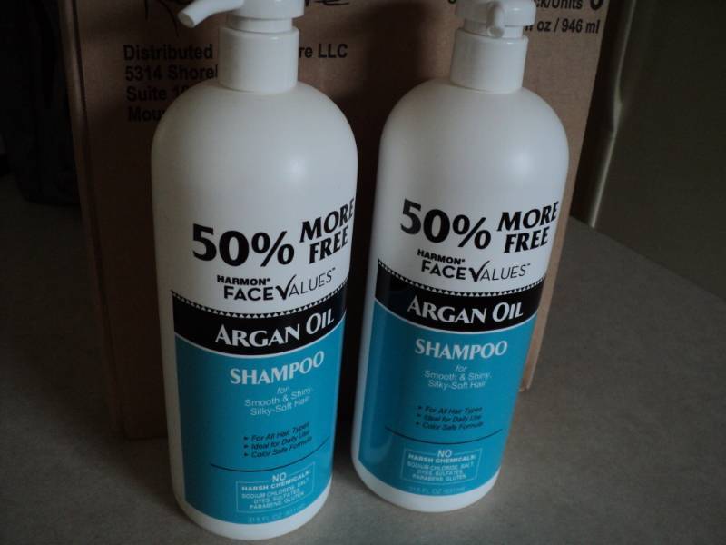 lot 219 image: 2 - 31.5 Fl oz Argon Oil Shampoo- r...