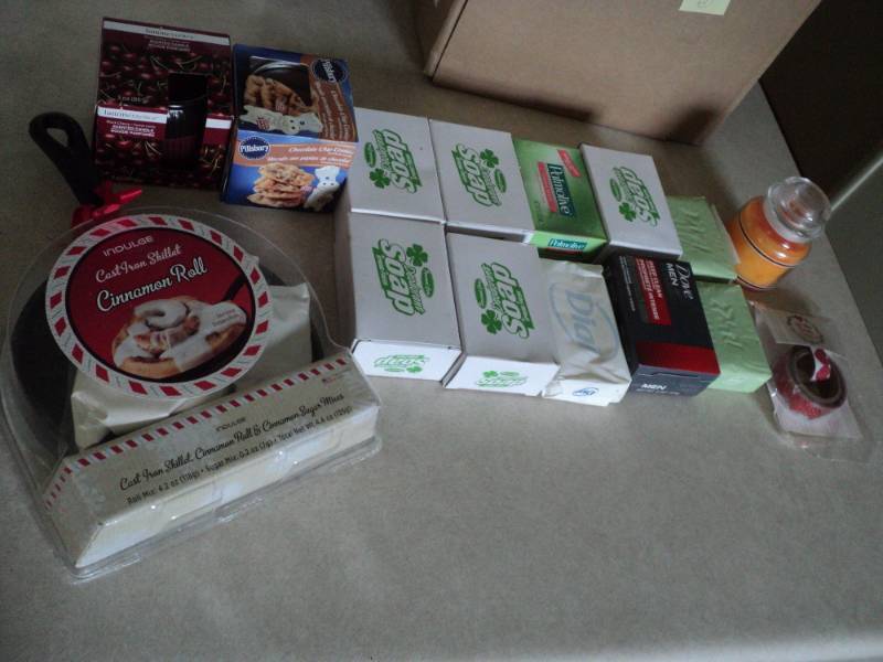 lot 222 image: 10 Bars Soap, 3 new candles, wash t...