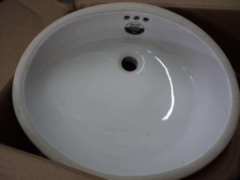 lot 237 image: American Standard 3 Hole Sink 19 x ...