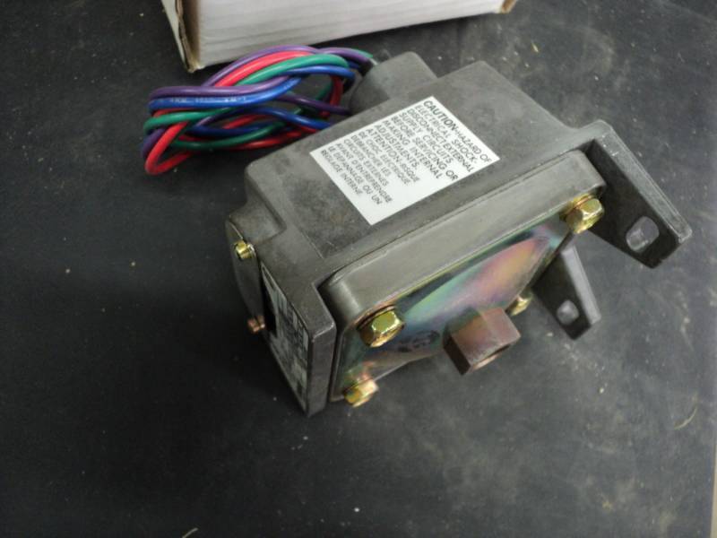 lot 249 image: Barkdale Directional Control Valve...