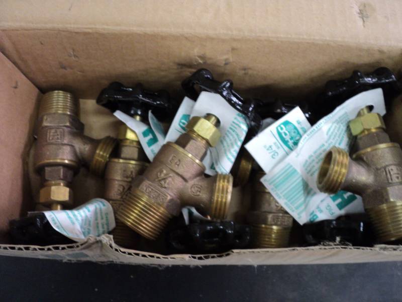 lot 250 image: Box of Hammond Valves...