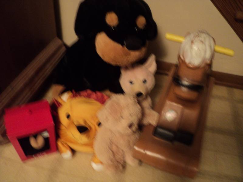 lot 271 image: Lot of Stuffed Animals and Vintage ...