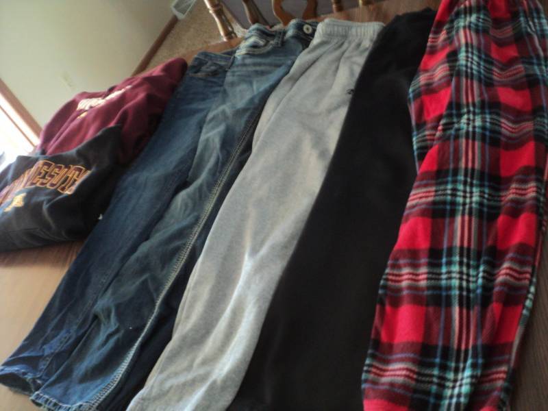 lot 276 image: Lot of Junior Girls Size M Clothing...