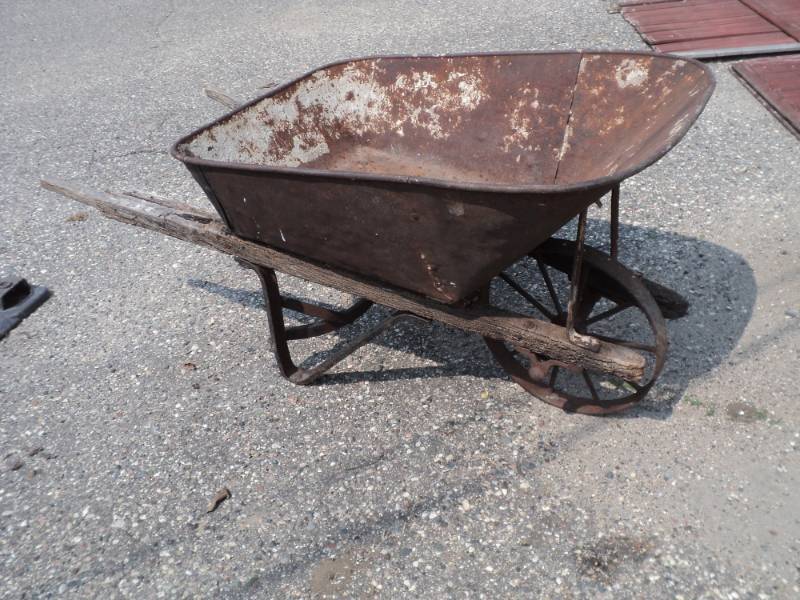 lot 286 image: Vintage Metal Wheel Barrow...