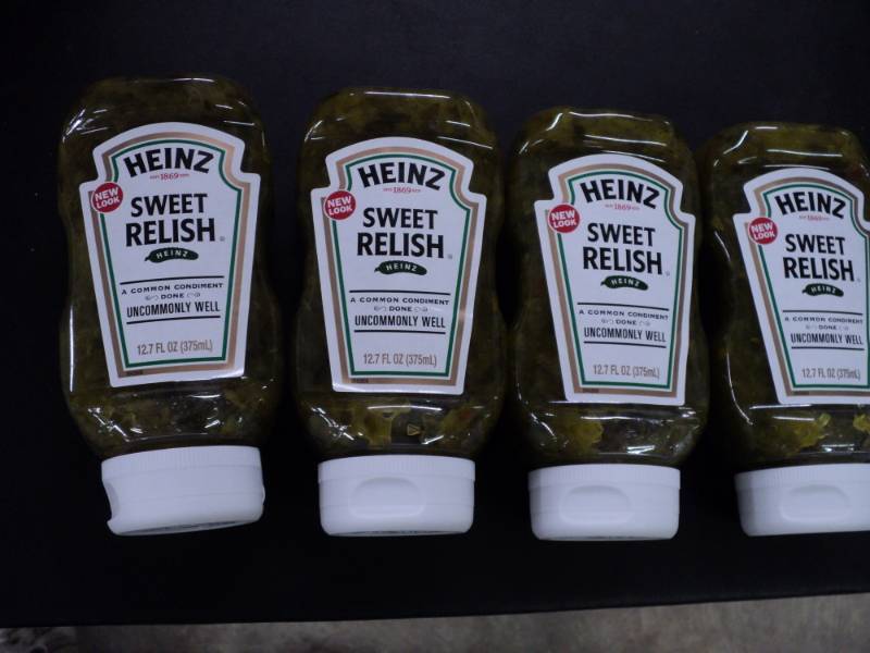 lot 320 image: 4 Bottles Heinz Sweet Relish 12.7 o...