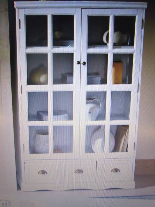 Tool-Free Saunders Cabinet open box...
