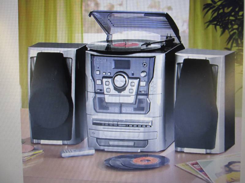 6-in-1 Deluxe Turntable, iPodMP3, ...