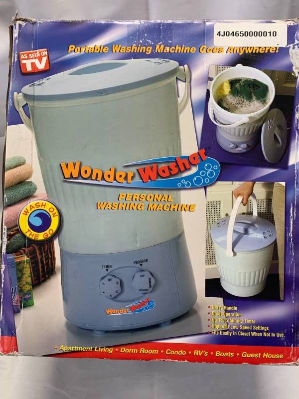 lot 4 image: Wonder Washer Personal Washing Machine