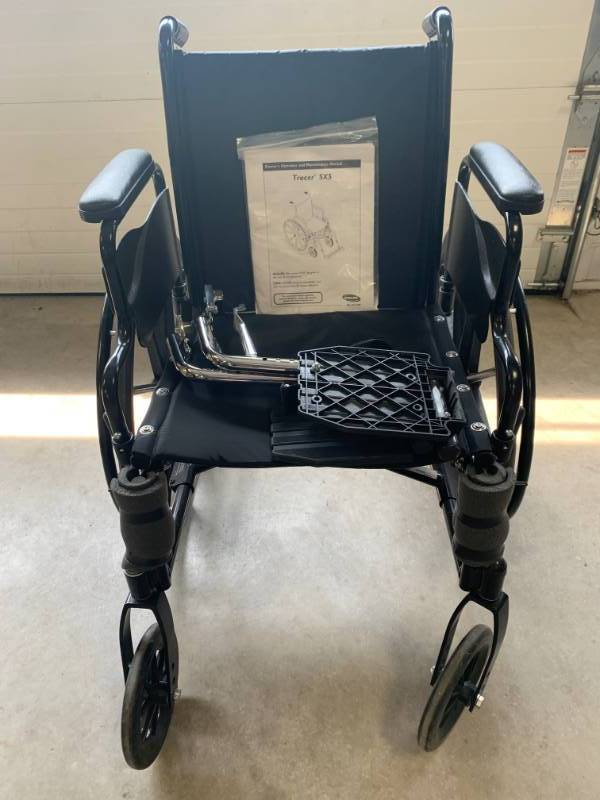 lot 19 image: Tracer XS5 Wheelchair