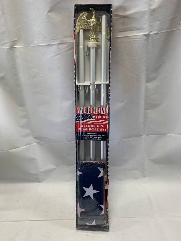 lot 21 image: Deluxe US Flag Pole Set   Includes 6 Pole, 3 x 5 US Flag (Flag day is June 14th)