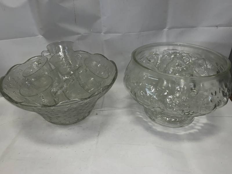 lot 39 image: 2 Punch Bowls & 12 Glasses
