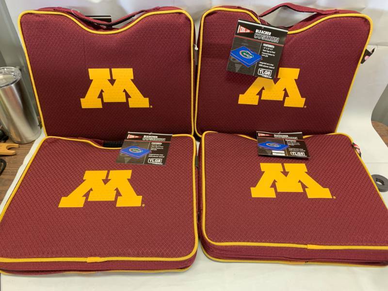 lot 49 image: Lot of 4 Minnesota Golden Gophers Seat Cushions
