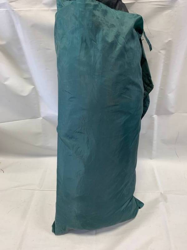 lot 53 image: 3 Person Tent