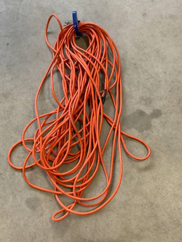 lot 70 image: 100 ft  Extension Cord