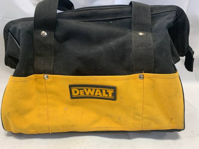 lot 99 image: DeWalt 15 Tool Bag