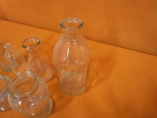 lot 22 image: Vintage Glass