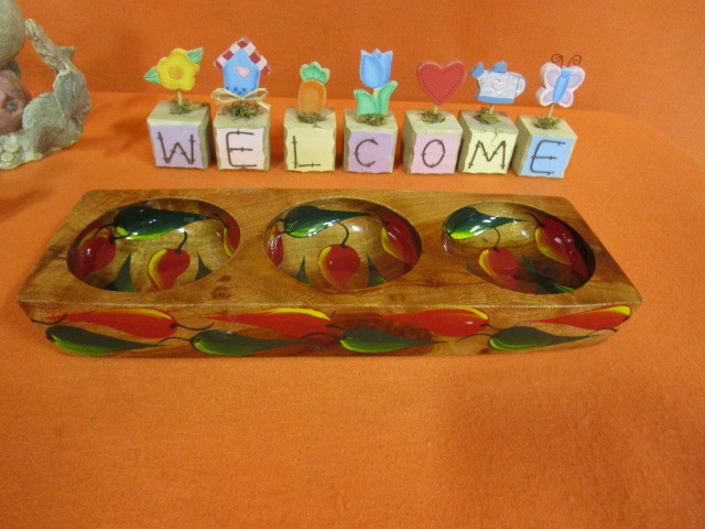 lot 39 image: Misc. Decor