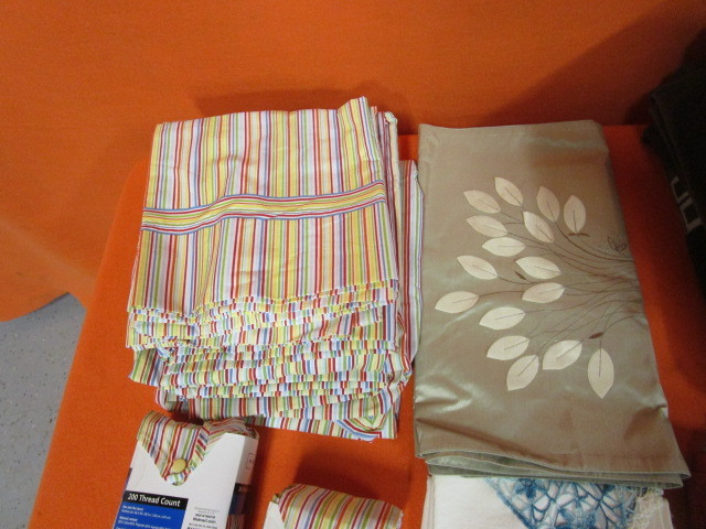lot 53 image: Misc. Bedding & Bathroom Towels, Rugs