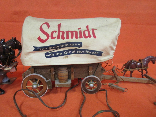 lot 61 image: Schmidt Beer & Clydesdale Wagon Lights