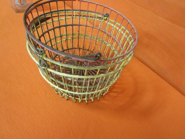 lot 63 image: (3) Vintage Egg Baskets