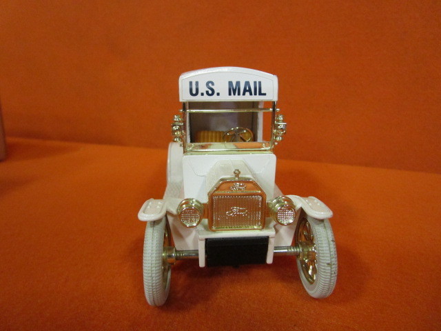 lot 92 image: 1913 Model T Van Die-cast