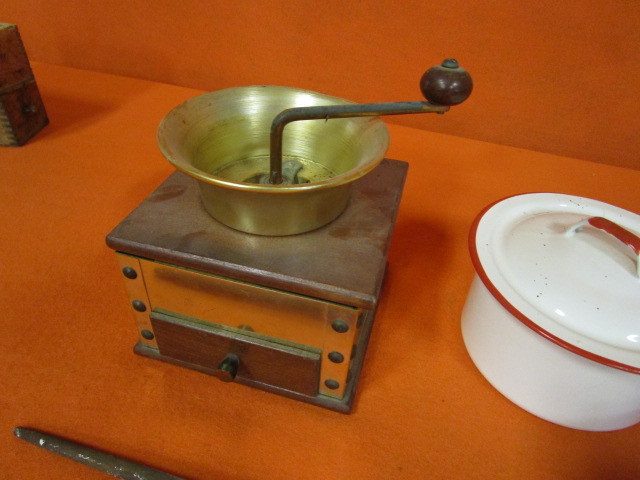 lot 94 image: Vintage Coffee Grinder, Fruit Press, Kerosene Lamp, Enamel Pot