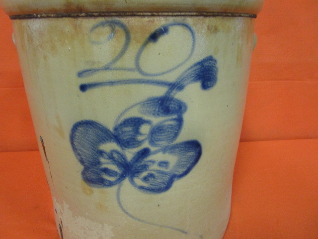 lot 99 image: 20 gal Redwing Crock (has crack)