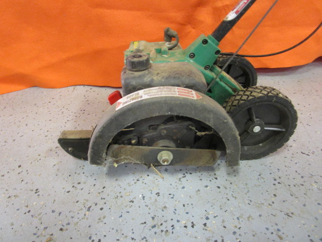 lot 10 image: 2 cycle edger