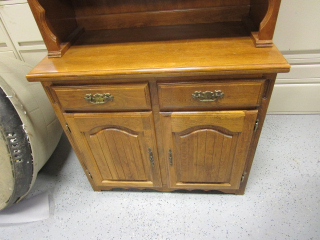 lot 1 image: 2 Piece Hutch 38x19x71
