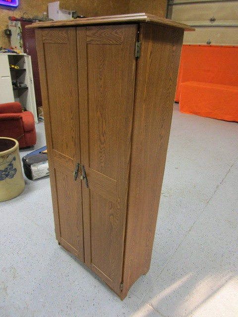 lot 2 image: Bookcase 28x13x60