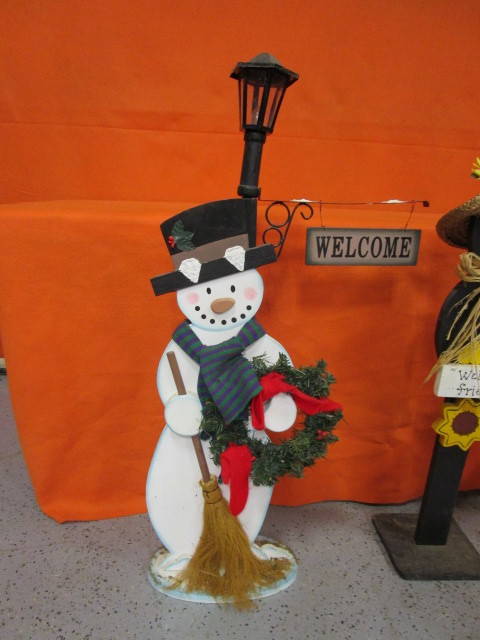 lot 32 image: Wooden Yard Decorations