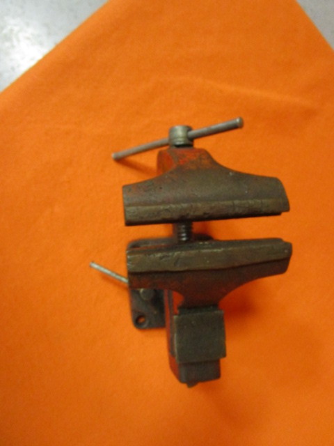 lot 105 image: 5 Wilton Bench Vise