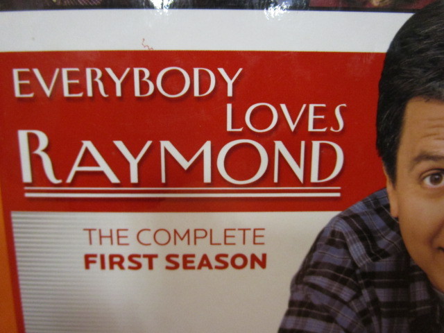 lot 110 image: (5) Seasons of Everybody Loves Raymond DVDs