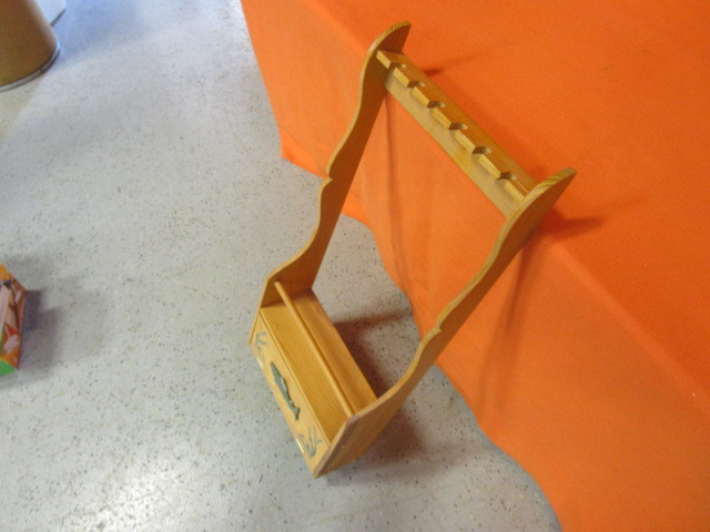 lot 121 image: Fishing Rod Holder