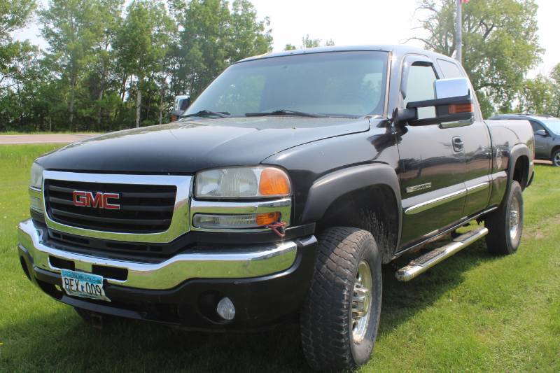 lot 3782 image: 2007 GMC Sierra 2500HD SLT 4x4 6.0 V8 Extended Cab