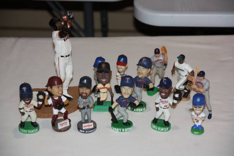 MLB Baseball Figures and Bobblehead Lot  14 Items
