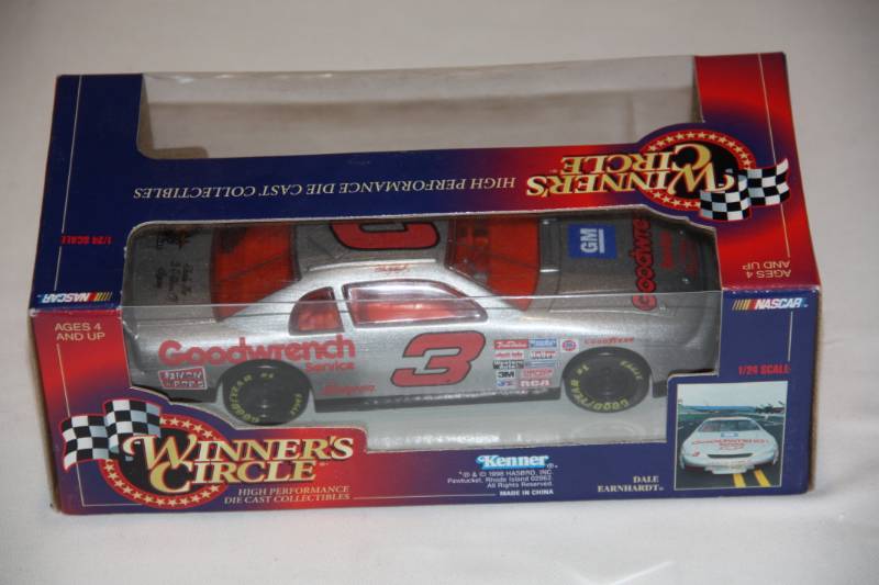 1998 Dale Earnhardt Sr 124 Die Cast Car