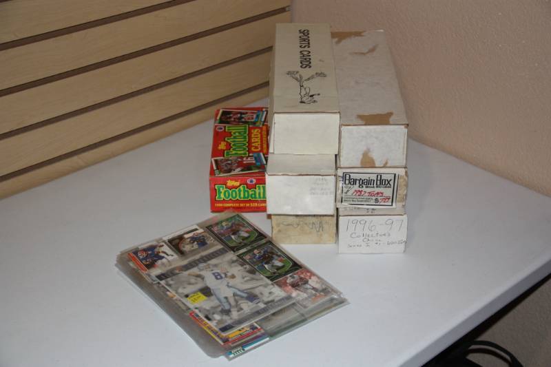 Mixed Football Cards Lot  4000 Cards