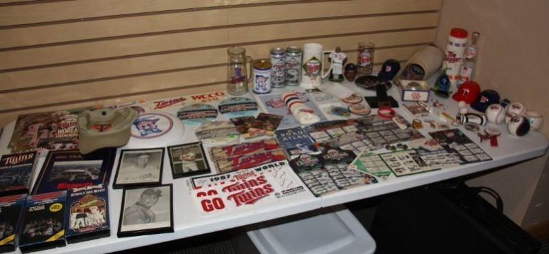 Minnesota Twins Resale Lot  90 item