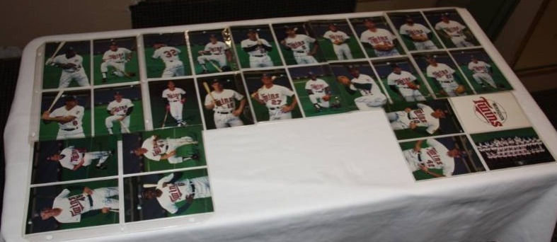1987 Minnesota Twins Postcard Lot  28 Different Postcards