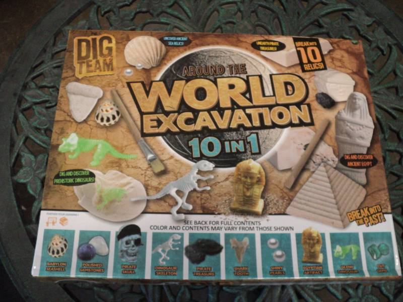 lot 7 image: Around the World Excavation 10 in 1...